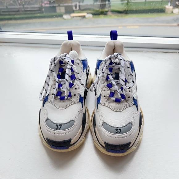 Authentic Balenciaga Triple S Low Top Chunky Sneakers EU37 - Picture 2 of 9